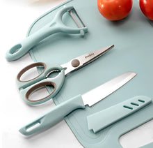 Kit de Cozinha 4 Peças em Aço Inoxidável – Faca, Tesoura, Descascador e Tábua de Corte