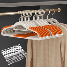 Kit com 30 Peças de Cabides Antiderrapantes – 10 Cabides de Veludo + 20 Clipes Organizadores