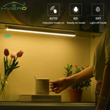 Luz LED com Sensor de Movimento Recarregável USB Magnética – Barra de Iluminação para Armários, Closets e Cozinha